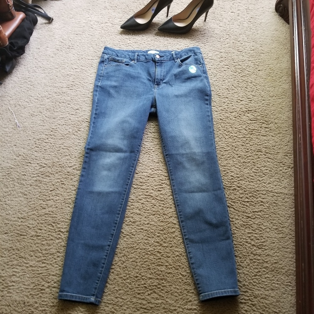 High rise skinny blue skinny jeans. Sz 12